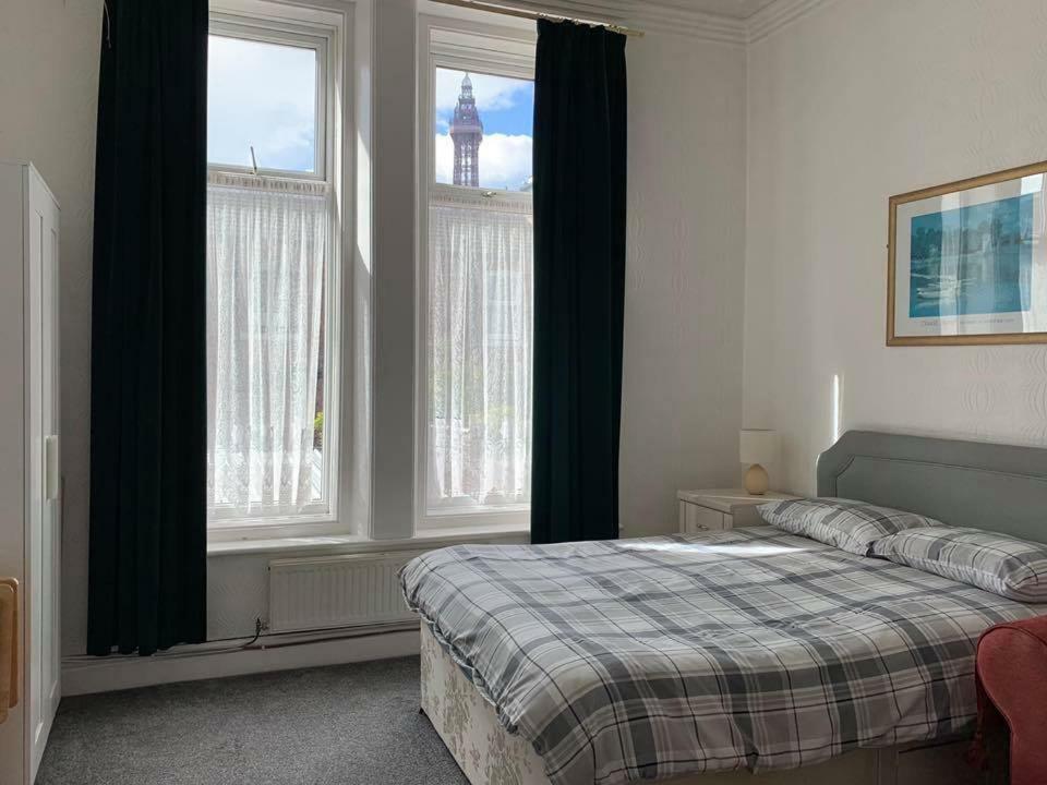 Beeton Villas Holiday Apartments Blackpool Esterno foto