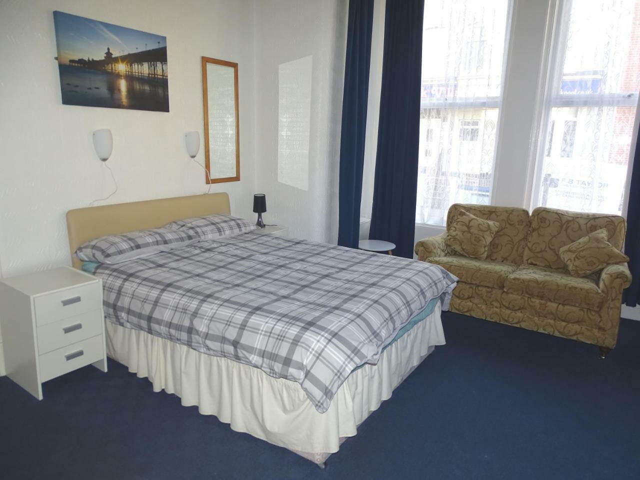 Beeton Villas Holiday Apartments Blackpool Esterno foto