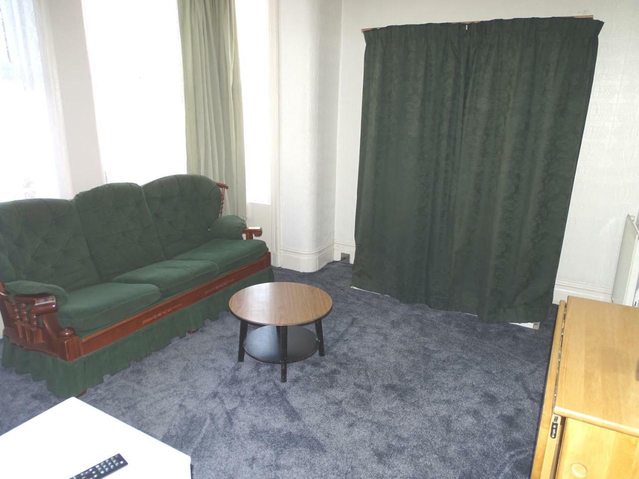 Beeton Villas Holiday Apartments Blackpool Esterno foto