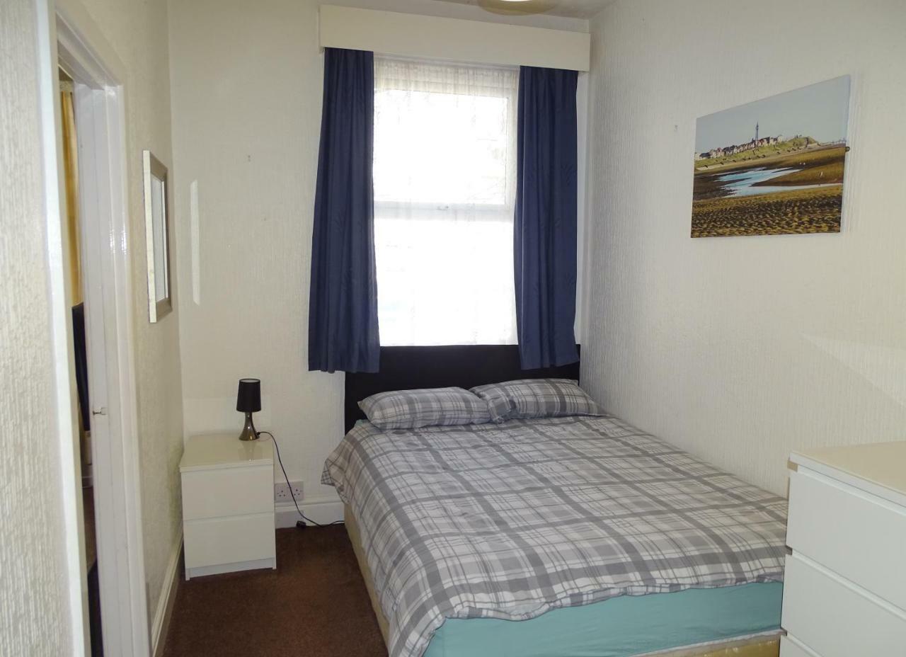 Beeton Villas Holiday Apartments Blackpool Esterno foto