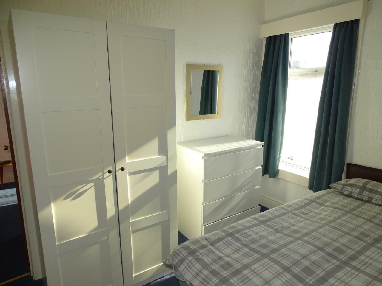 Beeton Villas Holiday Apartments Blackpool Esterno foto