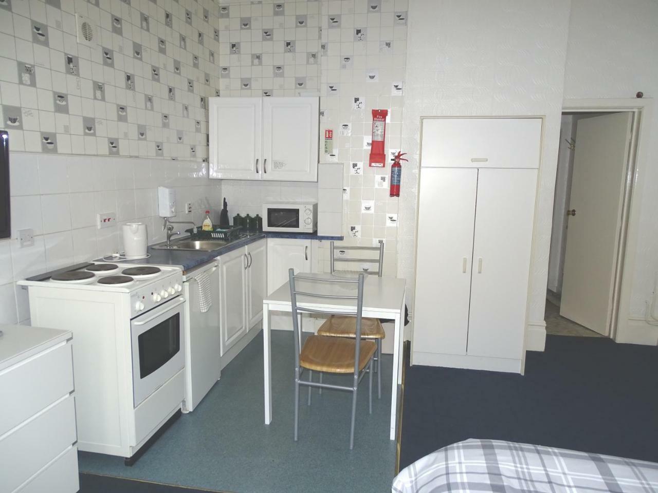 Beeton Villas Holiday Apartments Blackpool Esterno foto