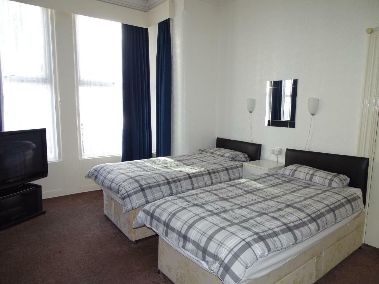 Beeton Villas Holiday Apartments Blackpool Esterno foto