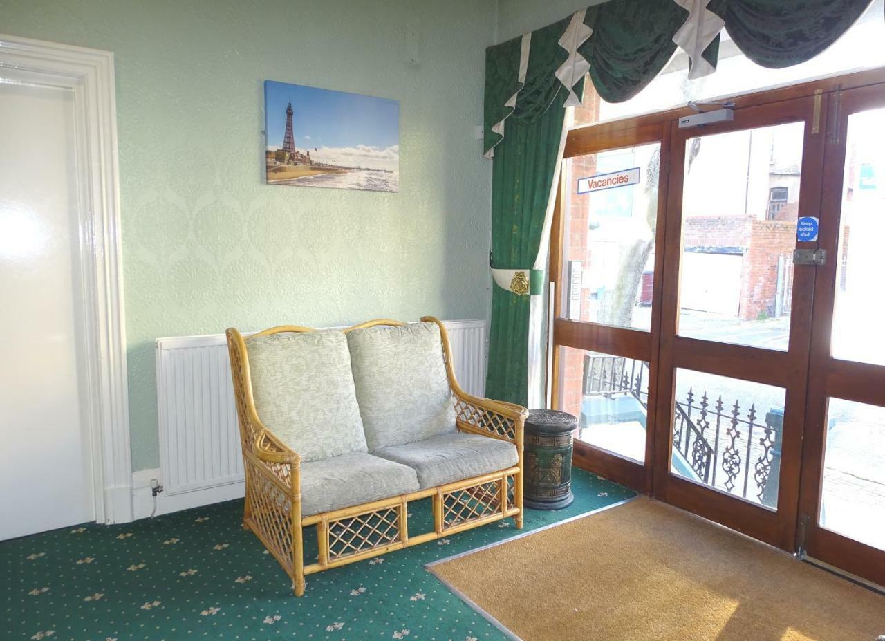 Beeton Villas Holiday Apartments Blackpool Esterno foto