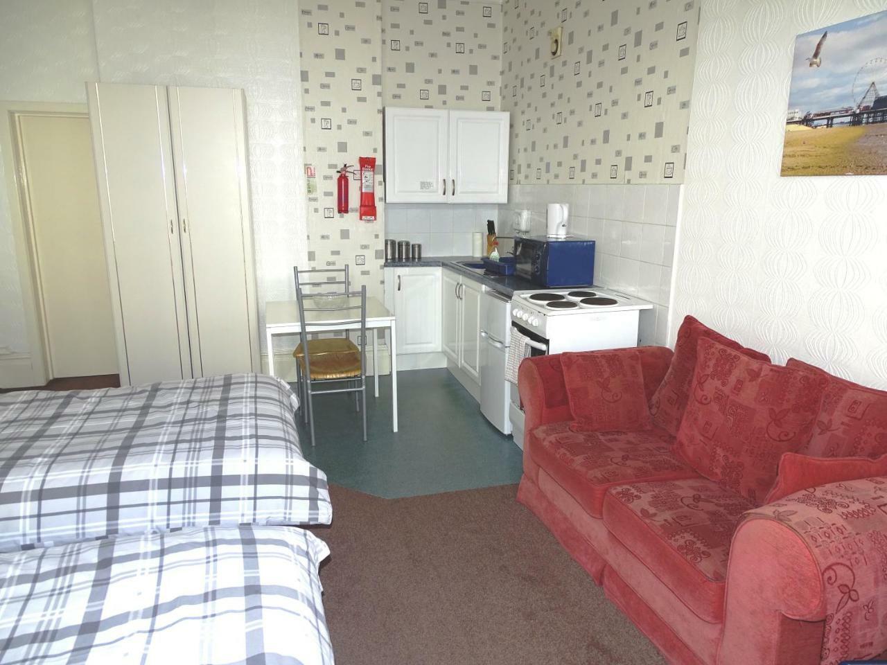 Beeton Villas Holiday Apartments Blackpool Esterno foto